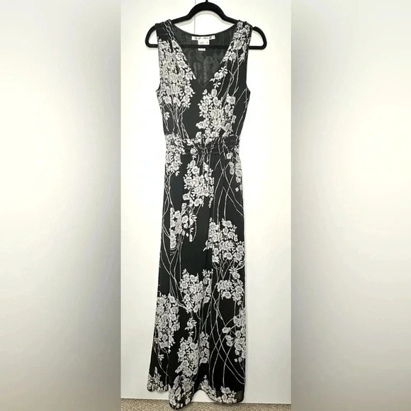 Max Studio Black and White Floral Sleeveless Maxi Dress w/ Elastic Waist Size M - Picture 1 of 10